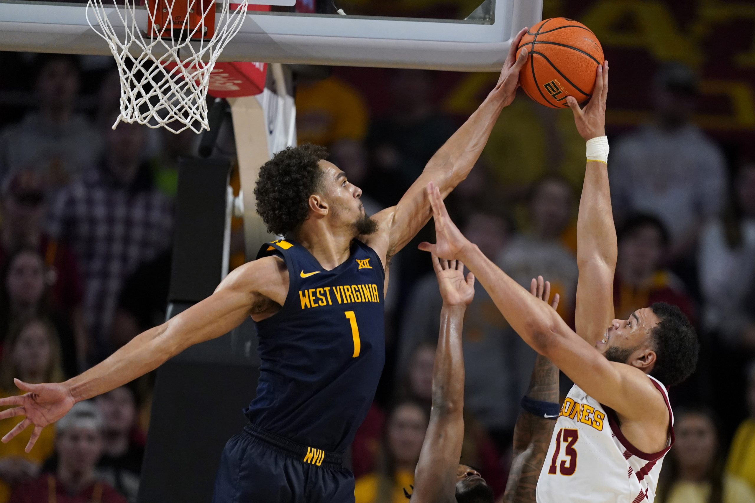 Emmitt Matthews Jr. leads WVU to season sweep of Iowa State